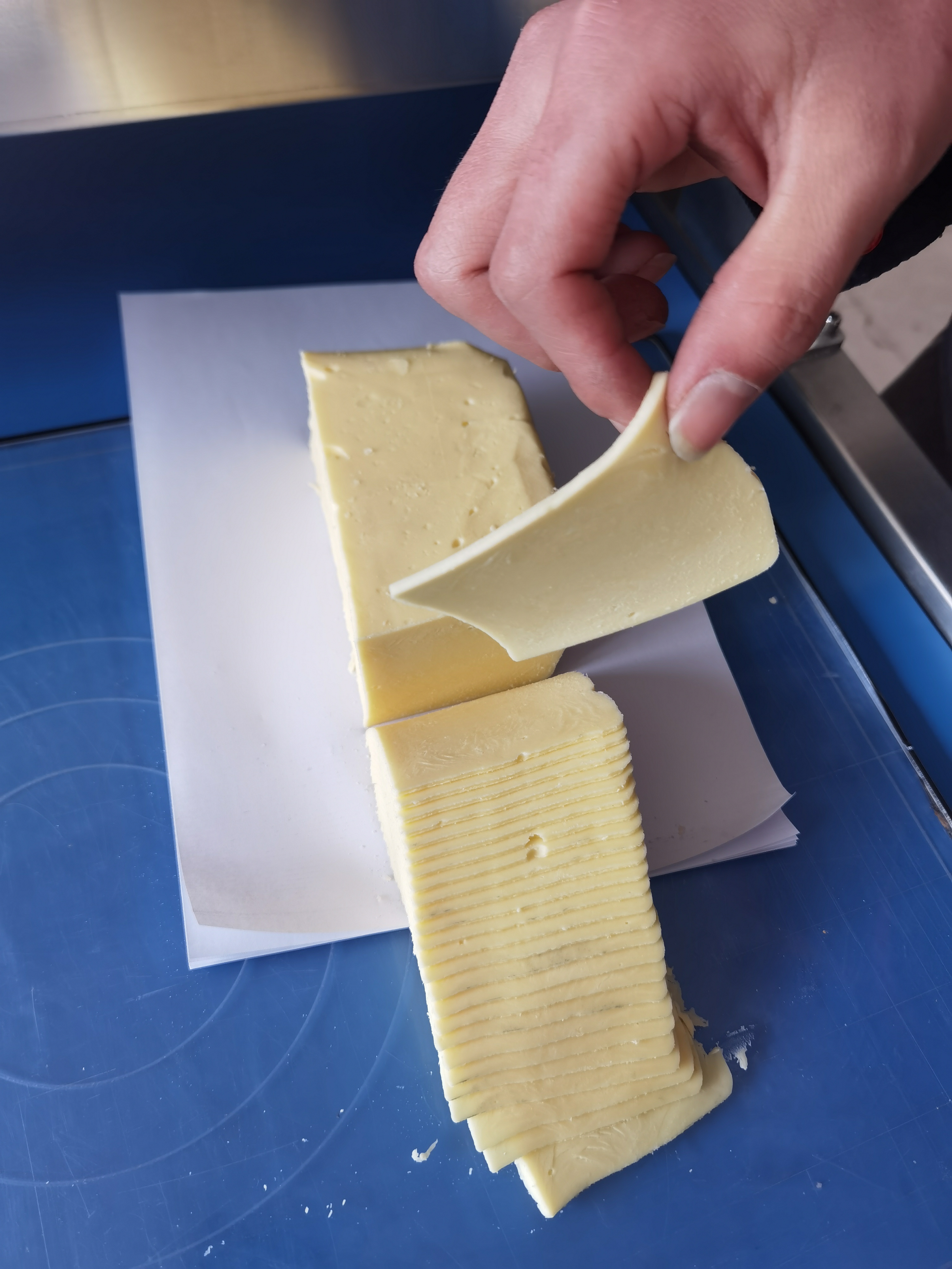 600P Automatic Butter Slicer Mozzarella Cheese Sticks Cutting