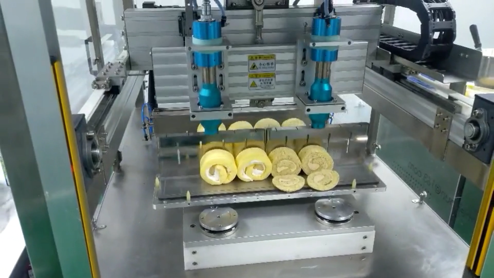 4200S Automatic Swiss Roll Slicing Machine