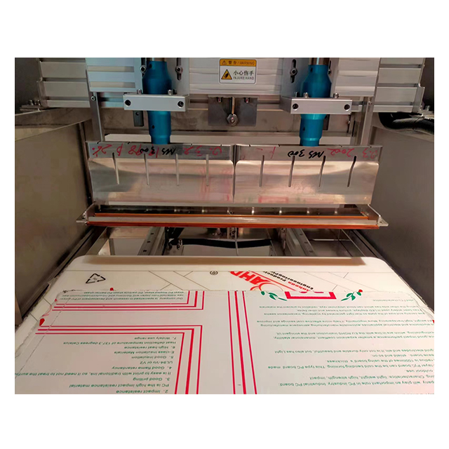 Customized ultrasonic cutting machine for syrup candy